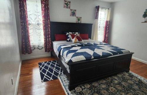 Massive 5 bedroom Close to NYC - Photo 4