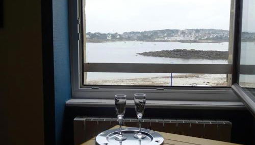 Studio in Plougasnou with Sea View and Beaches - Photo 3