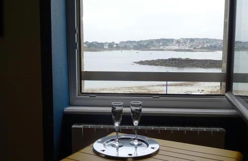 Studio in Plougasnou with Sea View and Beaches - Photo 3