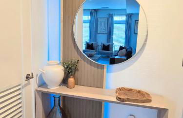 Golden Glow Style - Comfort & Central - Buckhead with Free Parking - Foto 5