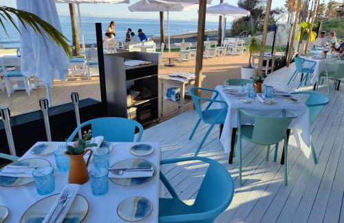 Luxury 2 bedrooms, Private Heated Pool - EHHouse - Photo 16