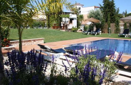 Pine Tree Seaside Apartments 500m to Beach - Foto 3