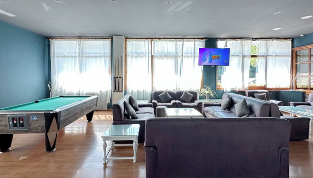 Coin salon dans le hall