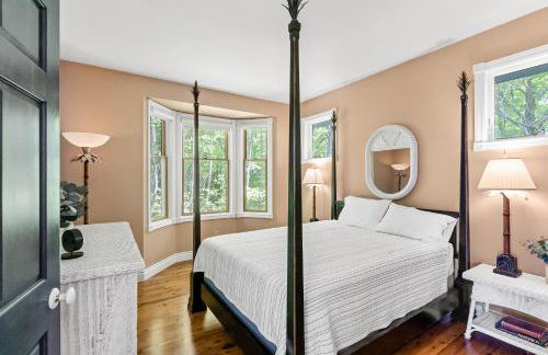 Experience luxury at Lakefront Villa - Foto 12