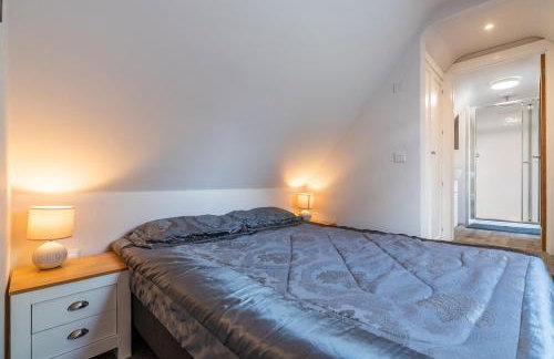 Beautiful new apartment with sheltered parking - Photo 3