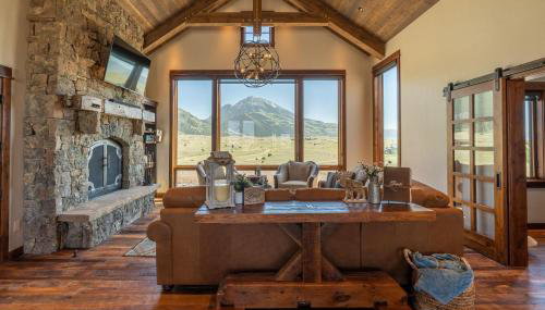 Emigrant Peak Lodge - Photo 3