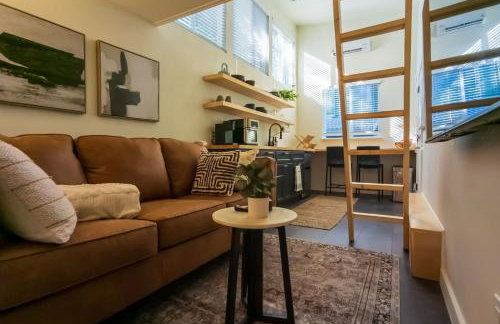 Moody and Bright - Peaceful St less than 5 min to the Action - Foto 5