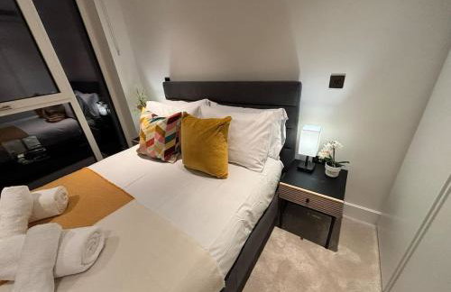 Luxury 2BR- Sleeps 5- Westfield Apartment- 3 min to station- Perfect for Families Shopping - Foto 5