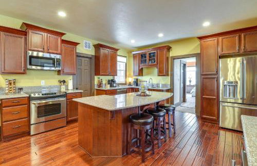 Spacious Manitou Home with Views in Central Location - Foto 10