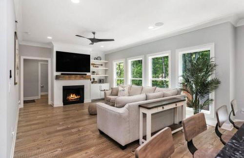 New Home, Dock, Home Theatre Projector, Hot Tub, Fire Pit, Kayaks - Foto 15