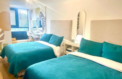 Spacious 3BR City Centre Apartment Free Parking - Photo 5