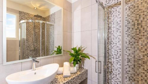 Relax Studios Corfu - Photo 4, Shower