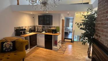 Rooftop One-Bedroom Apartment Near East Midlands Airport - Foto 2, stove, minibar