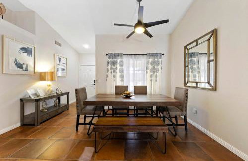 Ultimate Vacation: A Luxurious Oasis with a Pool! - Foto 20