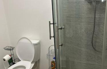 Elegant 2BR Escape Ideal for Long Stays - Foto 24