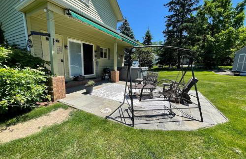 It's A Wonderful Life - Main St Penn Yan - Walk to Shops & Dining - Hot Tub - Pets OK - Seneca & Keuka Lake - Foto 28