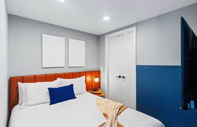 Modern High-Rise Condo with Pool/Gym, in Central DT MIAMI! - Photo 19