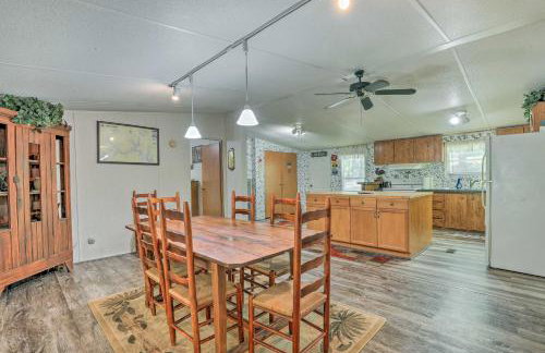 Waterfront Sparta Gem with Fire Pit and Kayak! - Foto 3