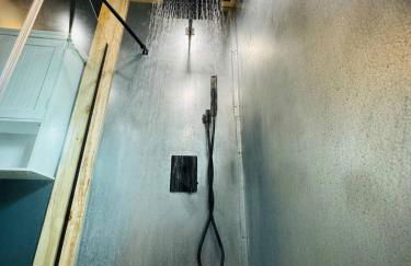 Designer Lake Cabin- HotTub, Sauna & Massage Chair - Foto 66