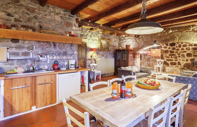 Charming Farmhouse in Cros-de-georand With Swimming Pool - Photo 40