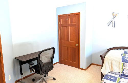 NEW! The Lighthouse - Cute, Large, and Lakefront! - Foto 20