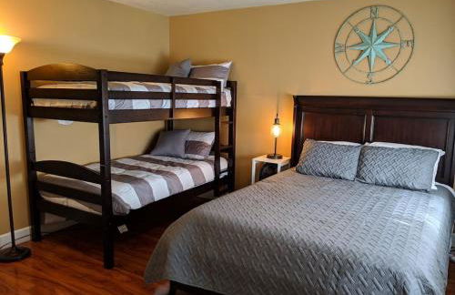 Next to Lake, Pool, 10 Acre Park, 1 Mile to Town, Best Prices - Foto 12