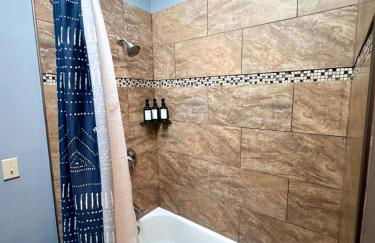 Lakefront Home 4Bed3BathDockFirepitGrill-12PP - Foto 33