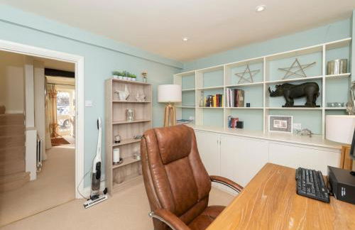 Luxurious Country House with Cinema Games Room - Pass the Keys - Photo 15