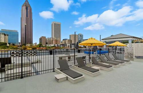 Luxury King Bed Suite - Pool - Gym - Parking - Foto 24