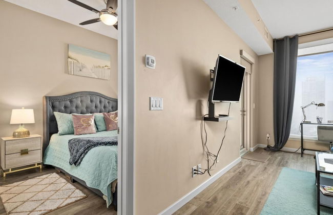 Modern DT Condo Balcony Parking Gym Hot Tub - Foto 44