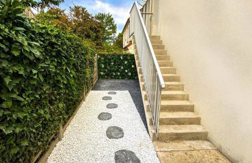 SECRET SUITE "Jungle" - Jacuzzi privatif - Gare RER C - Proche Paris - Foto 18