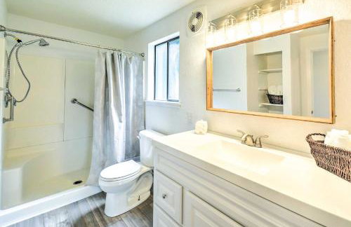 Stunning Hood Canal Getaway w/ Private Deck! - Foto 18