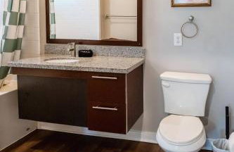 First Floor 2B2B • Pool, Gym, Dog Park • Near DTA - Foto 30