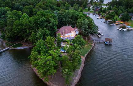 Pool • Hot Tub • Game Room • Fire Pit • Lakefront Paradise Pointe by AvantStay - Foto 150