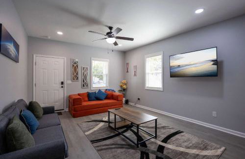 4 Min to Downtown - 11 to Elon - Washer and Dryer - Foto 8