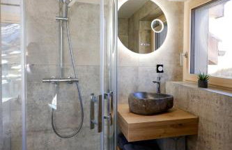 Chalets Horizon Blanc - Vue exceptionnelle Loup Blanc -Sauna extérieur Ours des Glaces -5 étoiles - Foto 80