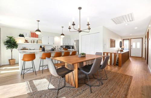 Lakeside Nest Dock on Lake Rayburn Sleeps 10 - Photo 13