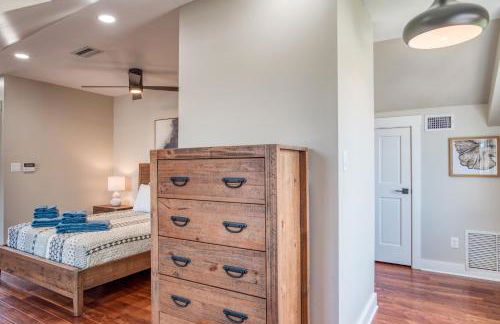 Colonial Quarter hideaway with modern comforts & balcony - near the beach - Photo 20