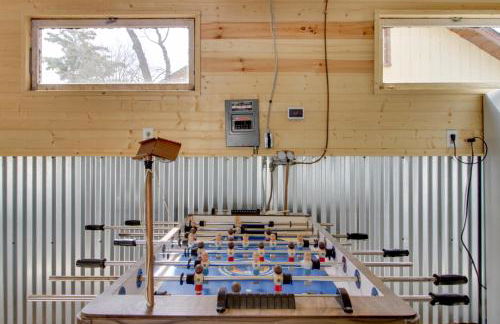 Away at Moose Bay Breezy Point Gem with Game Room - Foto 24