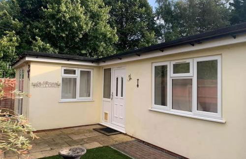 Self Contained - Own Entrance - Foto 9