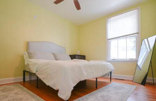 Charming 3BR Home With 2 Parking Spot, Near Transit & Shopping, - Foto 18