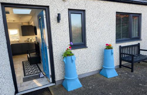 Criccieth 1 Bed Apartment Private patio Off Road Parking - Photo 4