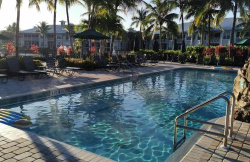 GreenLinks Luxury Villa at Lely Resort Golf - 3 Bedrooms - Photo 4