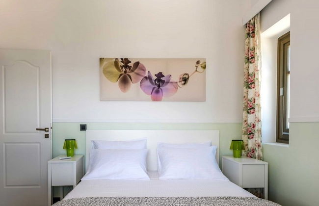 White Villas - Photo 3