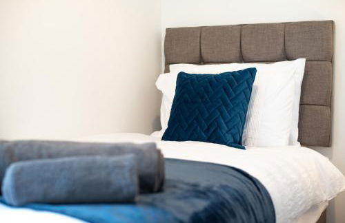 4-Bed Contractor Home - Garden - Near M4 & City - Foto 21