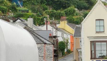Fishermen's cottage with log burner, 2 bathrooms & sea views from garden terraces - Foto 3