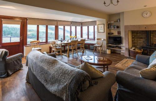 College Cottage - Photo 5