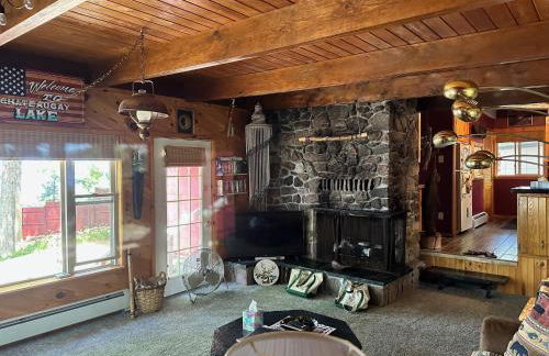 Well-appointed Adirondack cabin directly on 9-mile lake - Foto 44