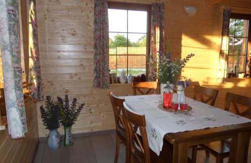 Dom drewniany na Kaszubach, rzeka, las, pola, niedaleko jeziora - Foto 3