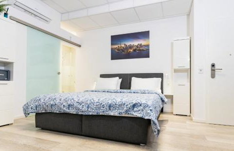 Private room #2 with King size & Single, ground floor, AC, 2min to RAB - Foto 12